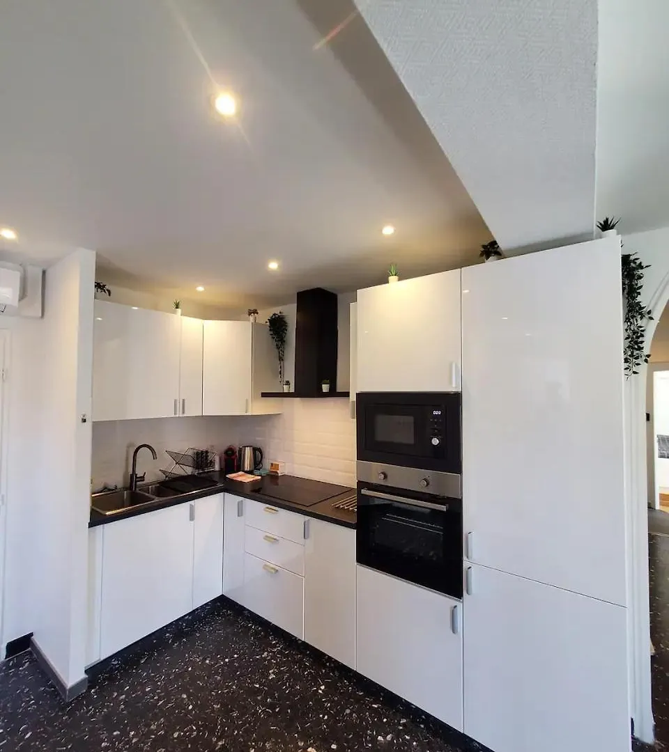 デシーヌ・シャルピュー Chambre 7 Au Grand-Large Groupama Stadium-Eurexpo Bed & Breakfast フランス